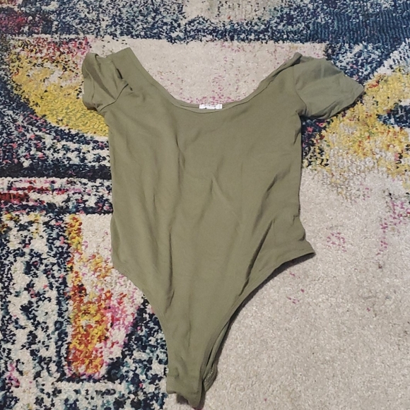 Super Soft T-shirt Bodysuit - Picture 1 of 3